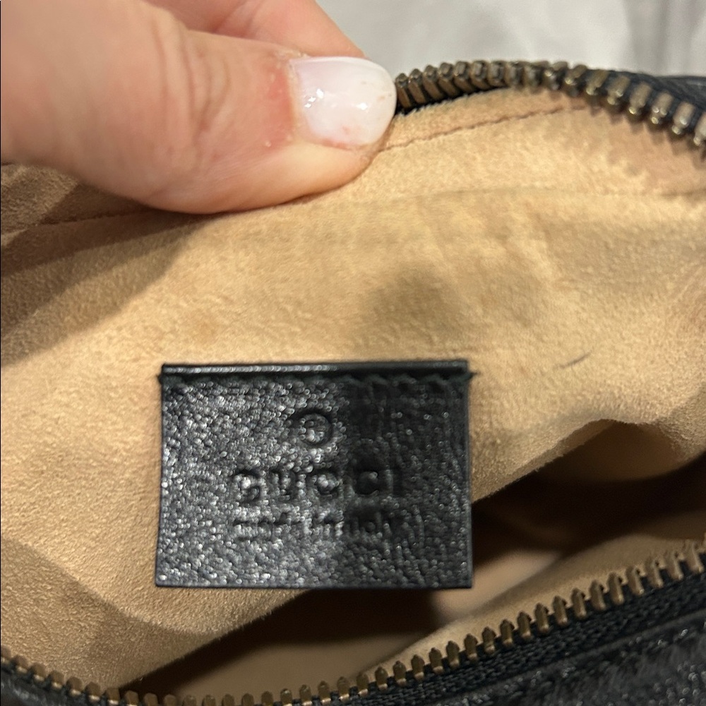 Authentic Gucci Black Marmont Double Zip Vertical Camera Bag - Picture 8 of 10